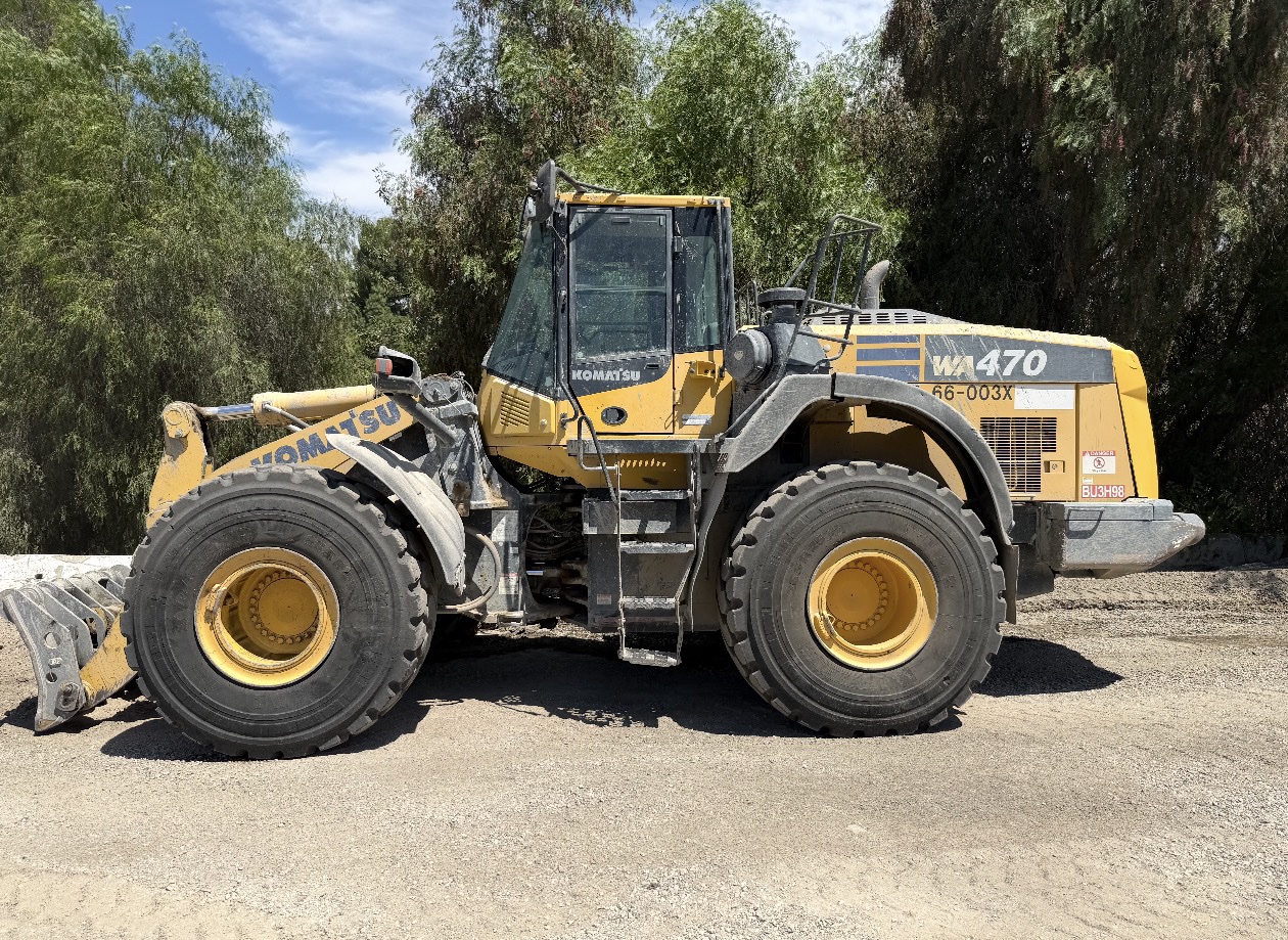 Komatsu WA470 large wheel loader ready for repair and service